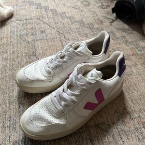 Veja Women's White and Pink/Purple Sneakers